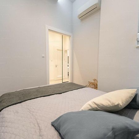 St Francis Of Assisi Superior Apartment Budapest Exterior photo